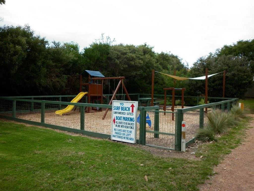 The Lakes Beachfront Holiday Park Lake Tyers Beach Extérieur photo