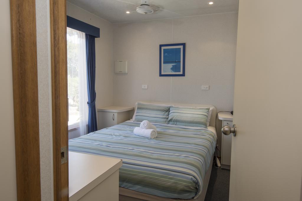The Lakes Beachfront Holiday Park Lake Tyers Beach Extérieur photo